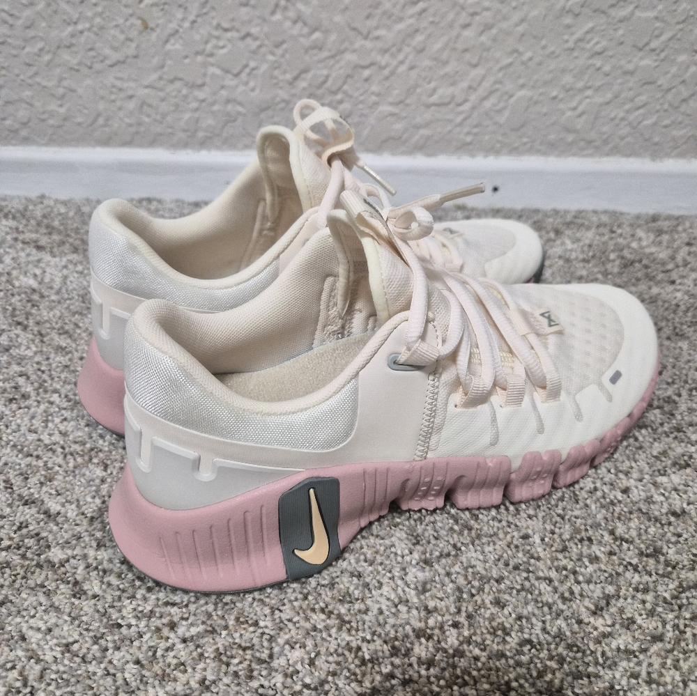 New Women’s Nike Free Metcon5 Sz8